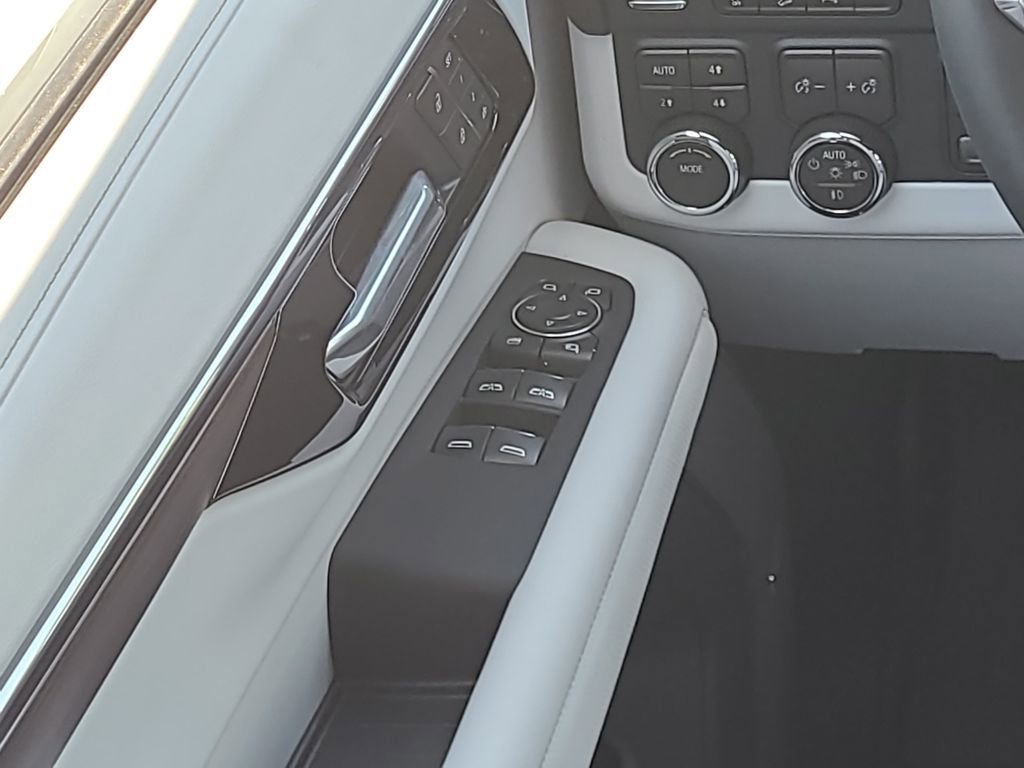 2026 Chevrolet Suburban Premier - Photo 20