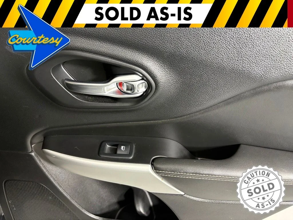 Used 2018 Silver Jeep Latitude Plus image 15