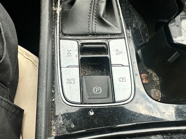 Used 2022 Black Hyundai SEL image 19