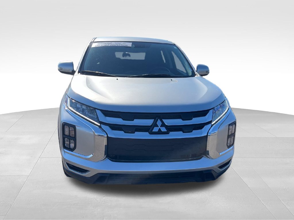 Used 2025 Silver Mitsubishi  image 9