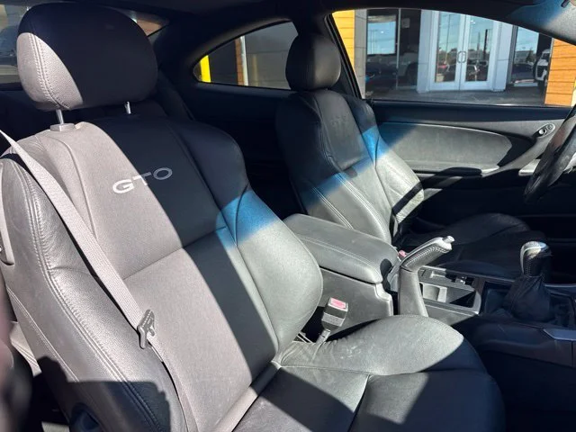 Used 2006 Blue Pontiac Base image 14