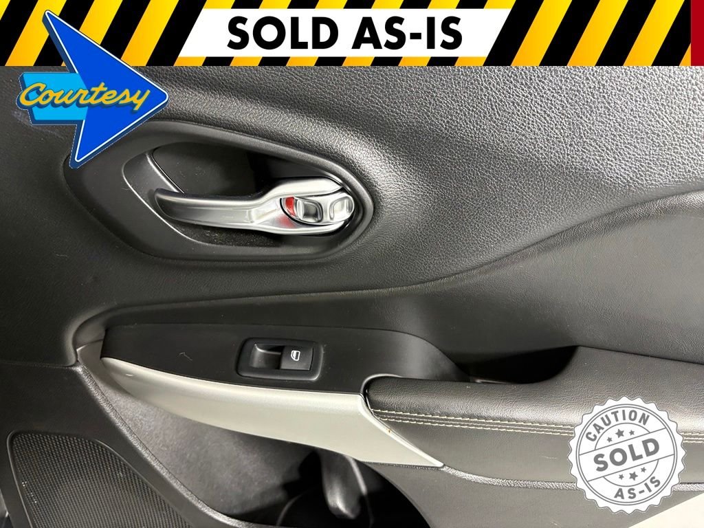 Used 2018 Silver Jeep Latitude Plus image 15