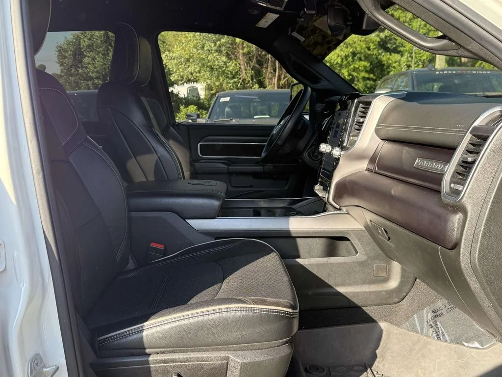 Used 2023 White Ram Laramie image 15