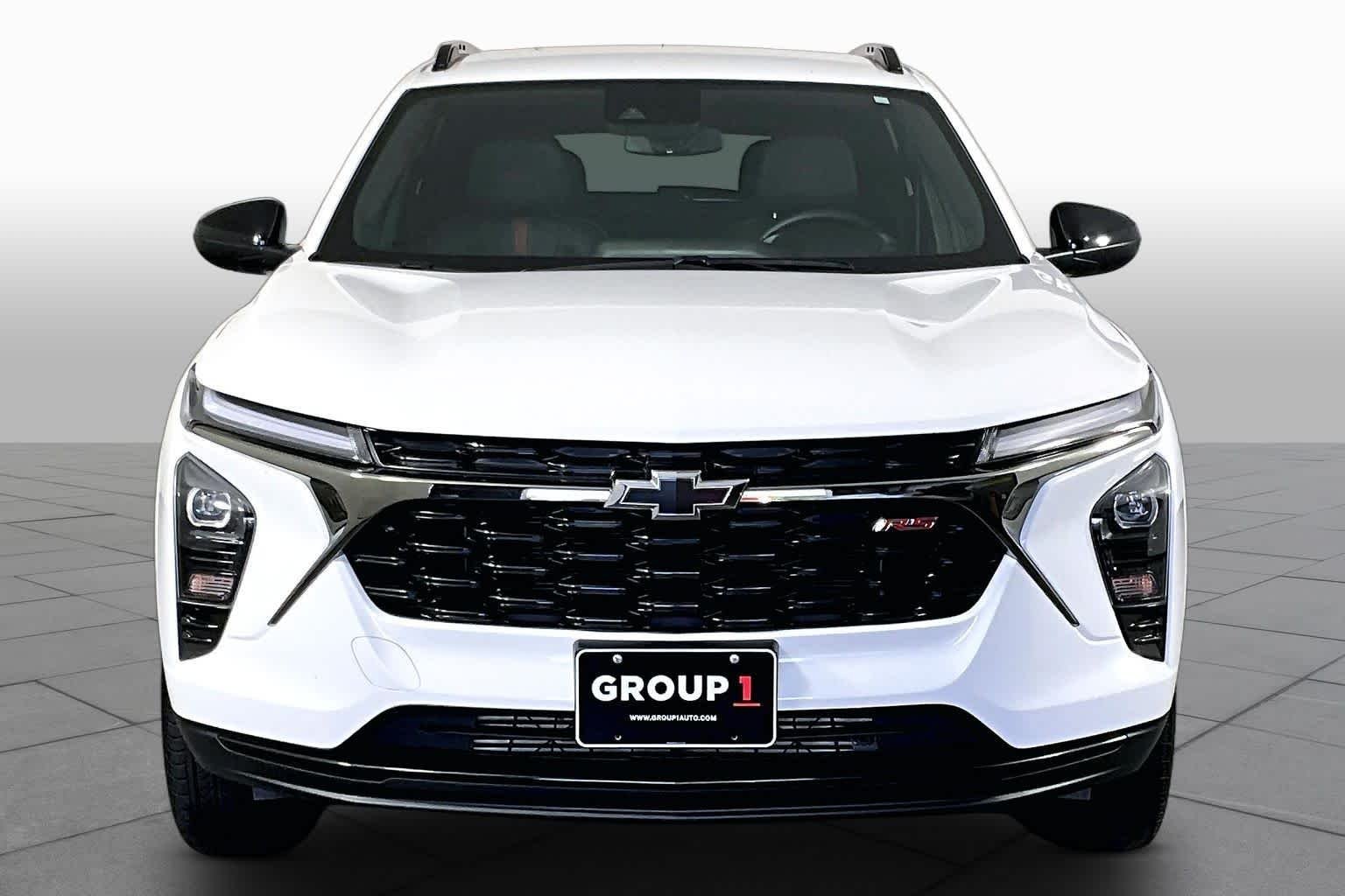 Used 2026 Summit White Chevrolet 2RS image 4