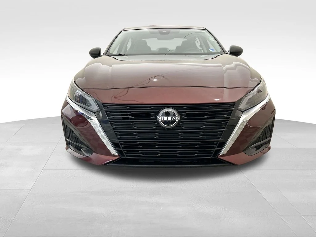 Used 2024 Red Nissan 2.5 SV image 9