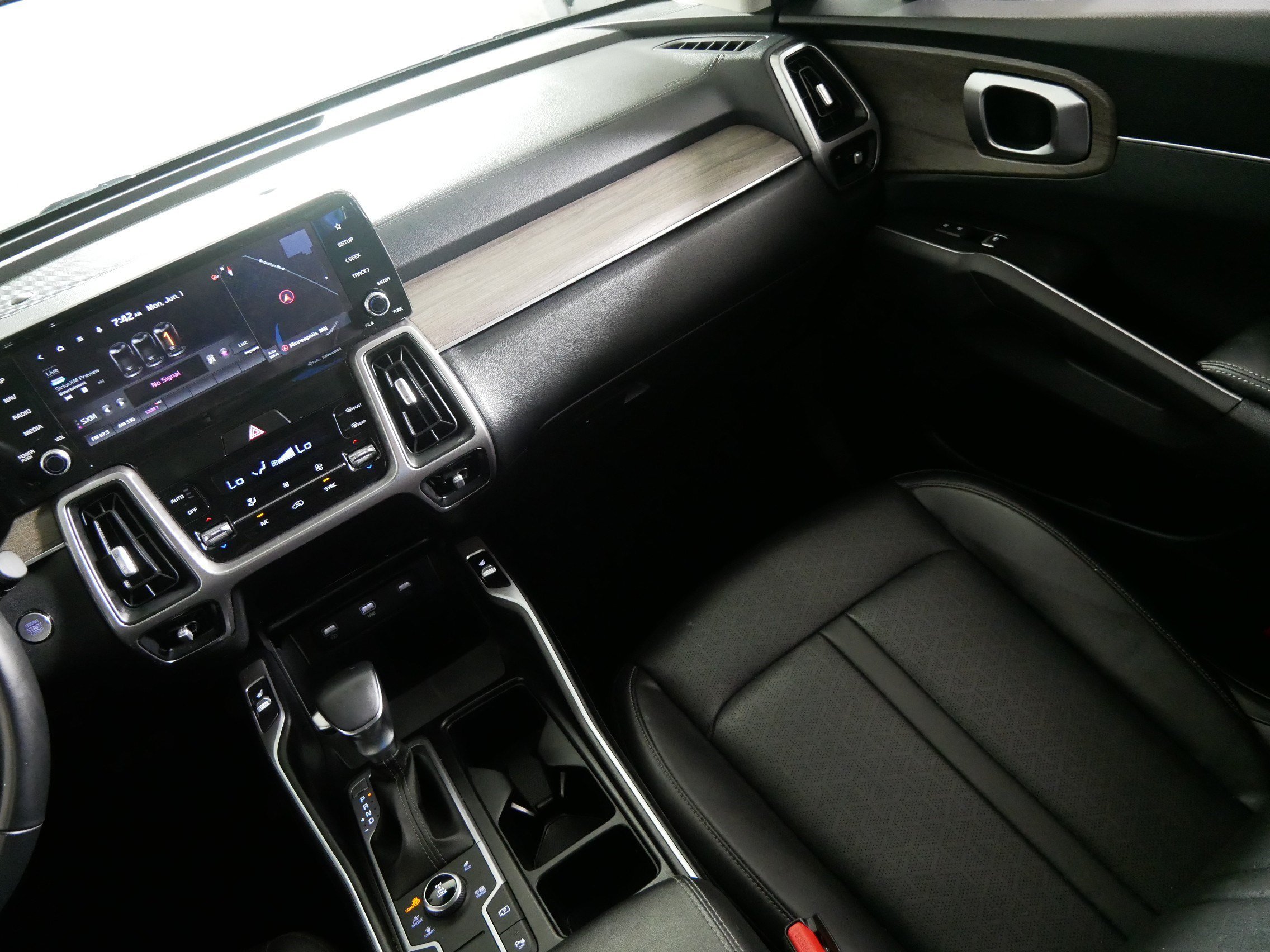 2022 Kia Sorento X-Line S - Photo 11