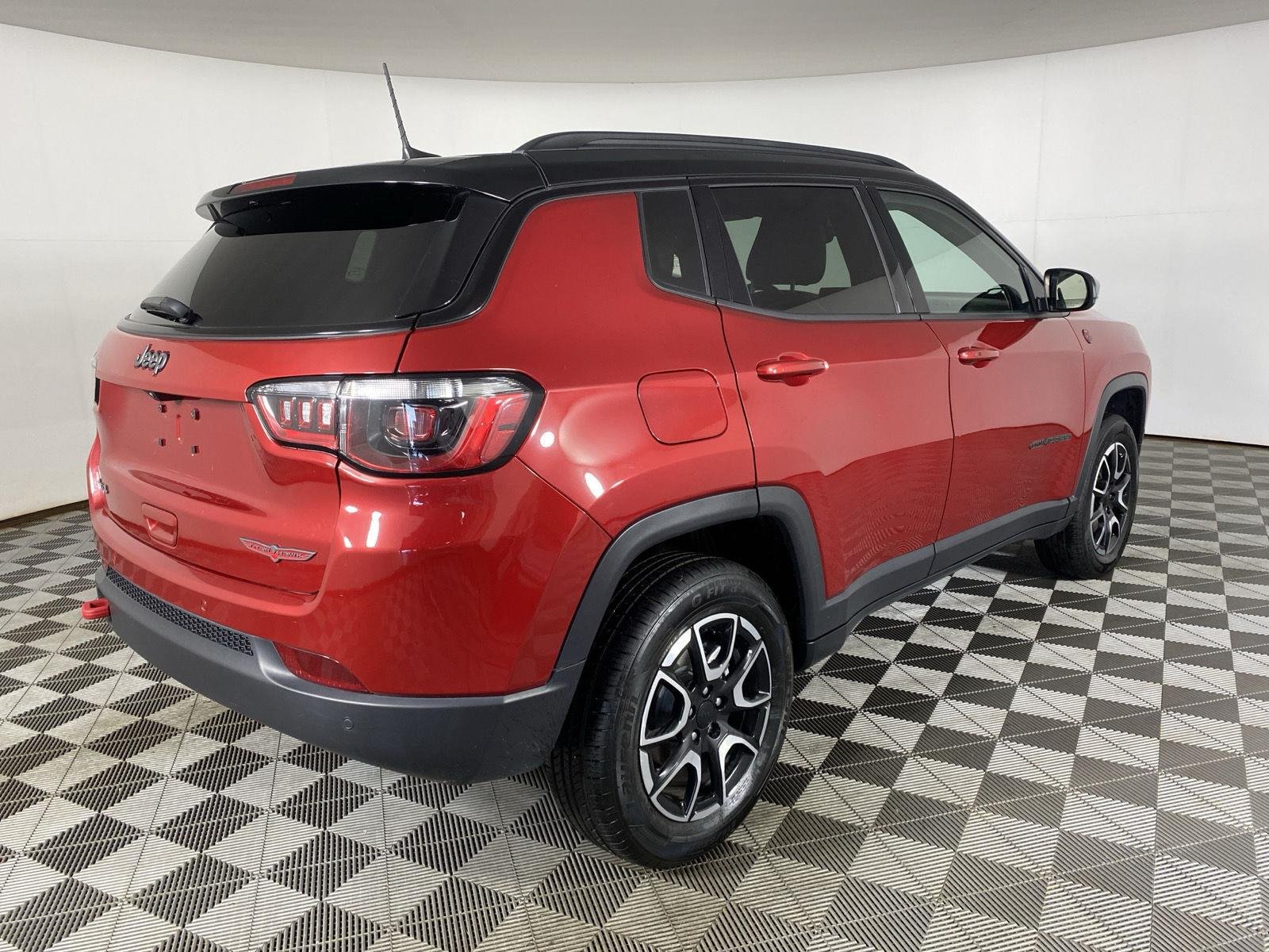 Used 2024 Red Hot Pearlcoat Jeep Trailhawk image 10