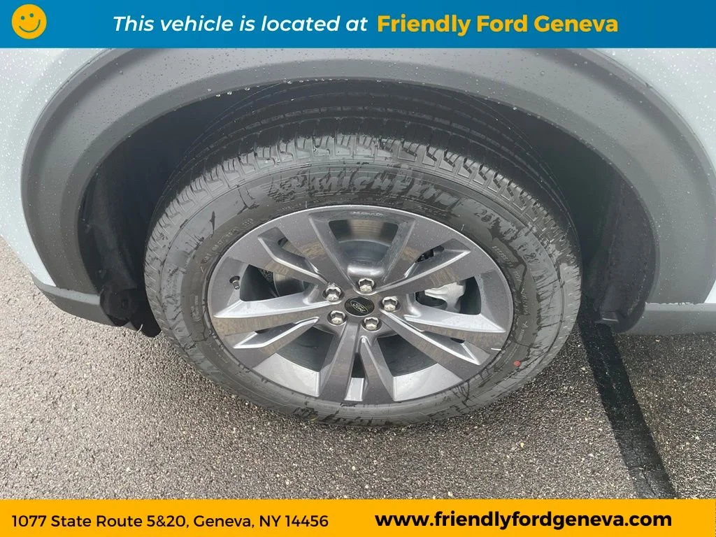 Used 2026 Space White Metallic Ford Active image 9