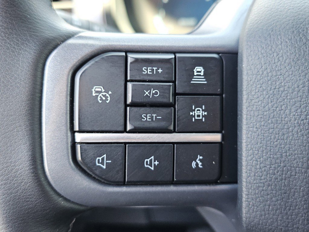 Used 2025 Oxford White Ford Lariat image 16