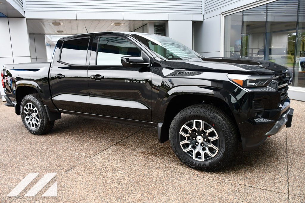2026 Chevrolet Colorado Z71 - Photo 10