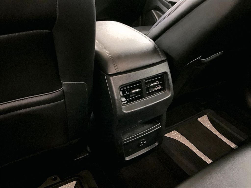 Used 2022 White Ford SEL image 27