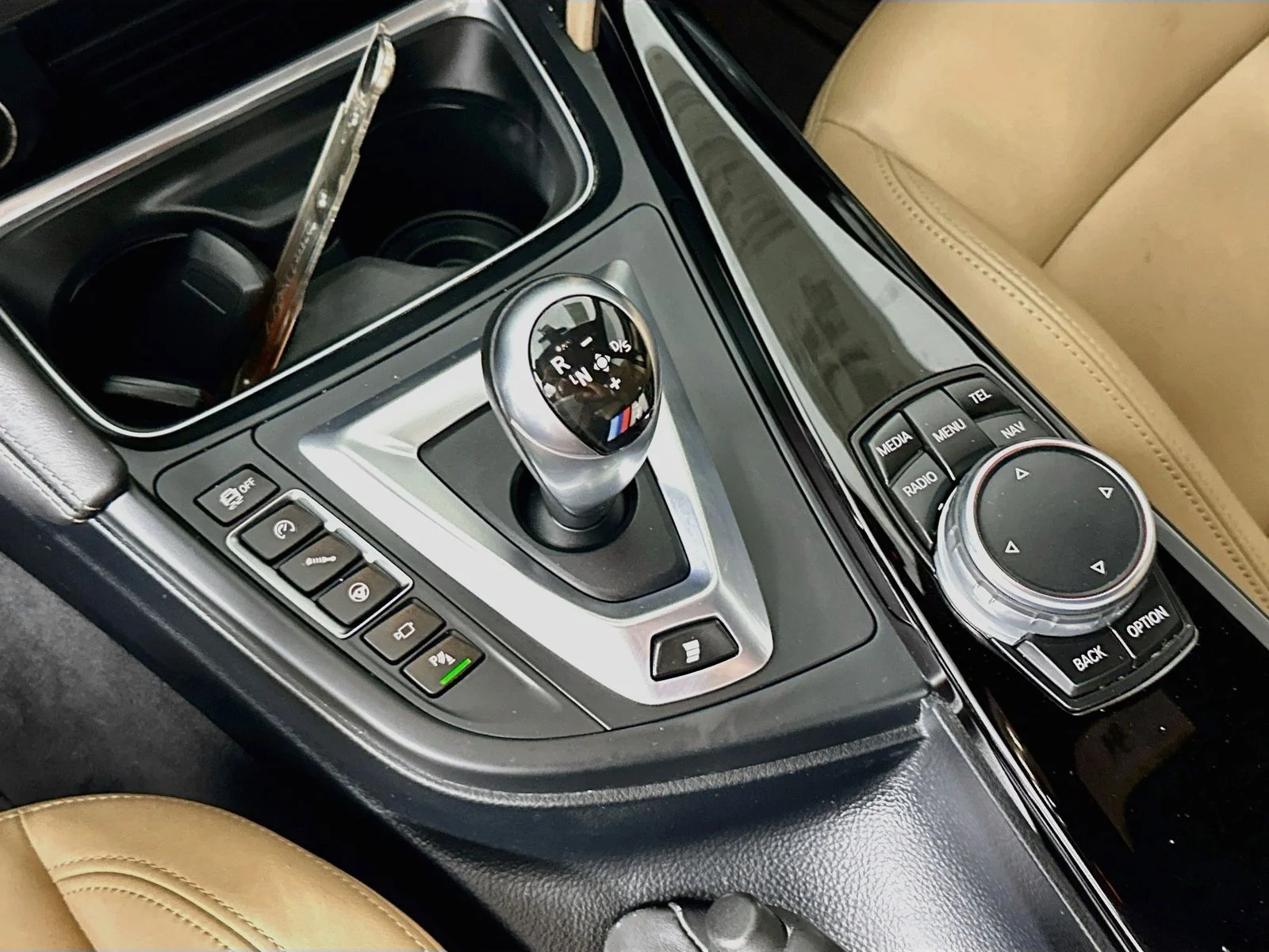 Used 2016 White BMW Base image 18