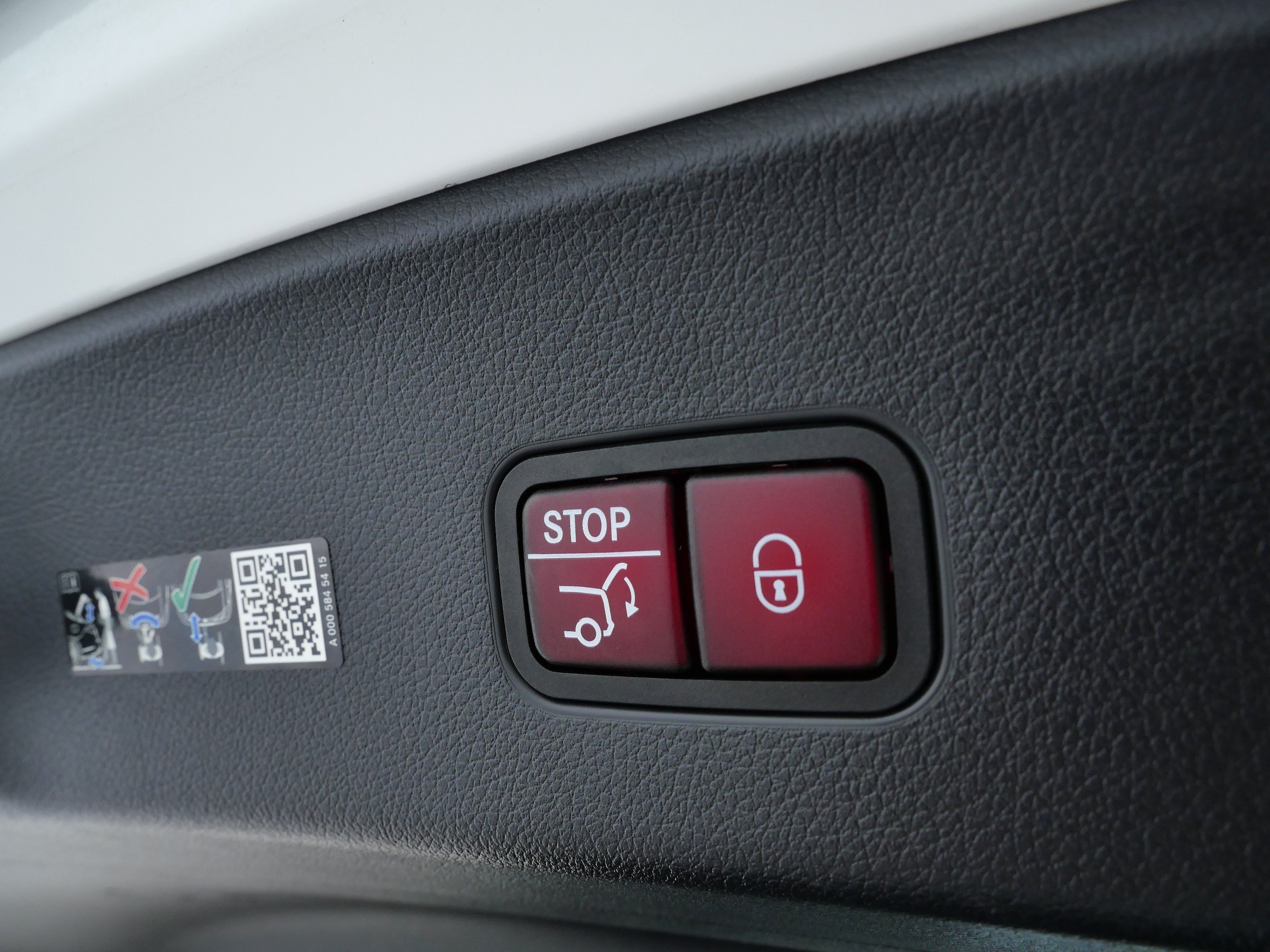 Used 2024 Polar White Mercedes-Benz GLC 300 image 8