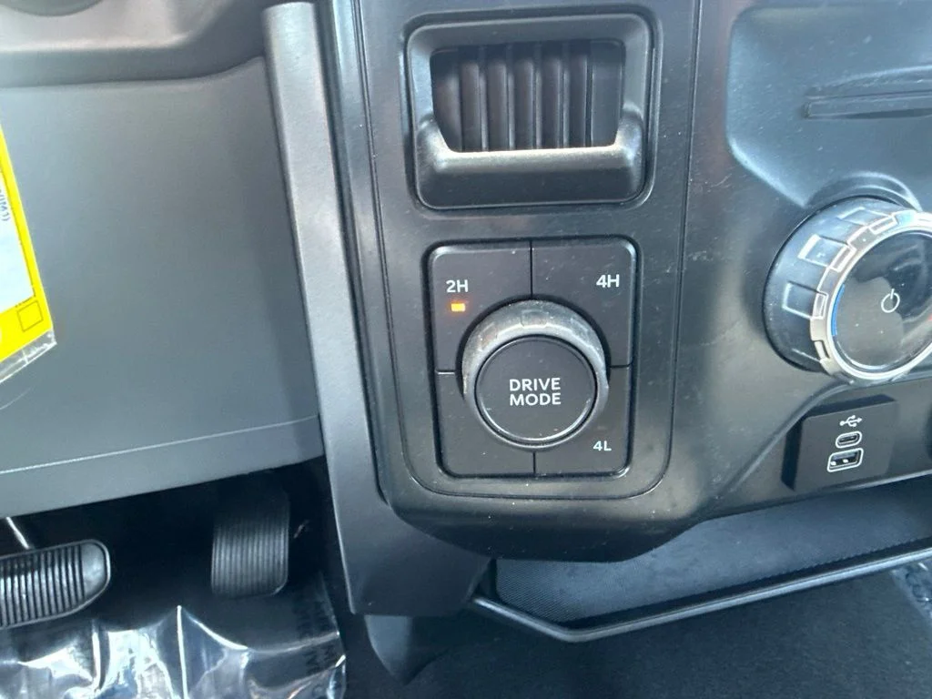 Used 2025 Gray Ford XLT image 12