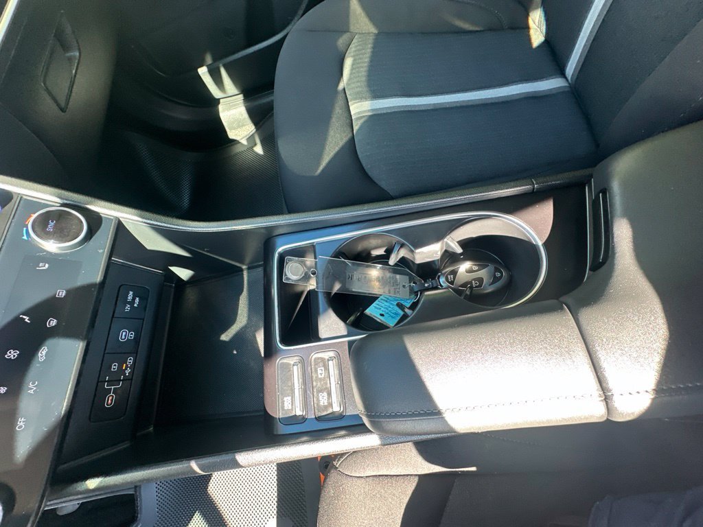 2025 Hyundai Sonata SEL - Photo 17