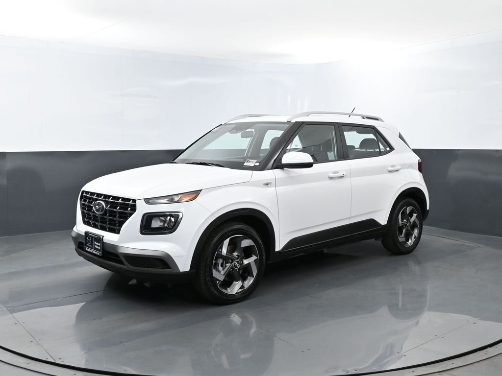 2025 Hyundai Venue SEL IVT's photo