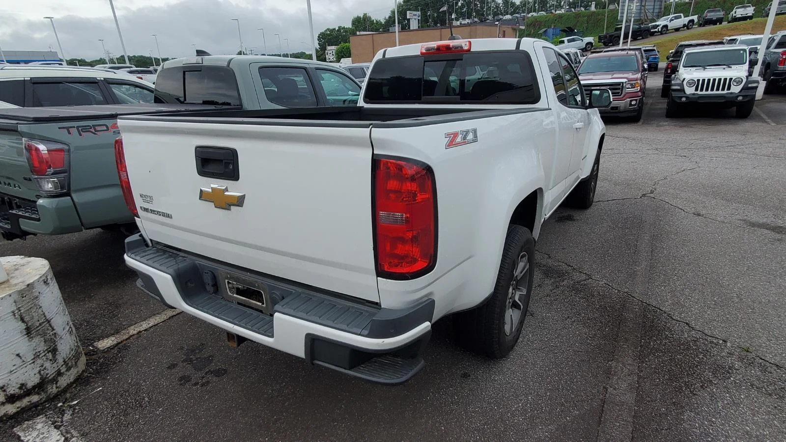 Used 2016 SUMMIT WHITE Chevrolet 4WD Z71 image 9