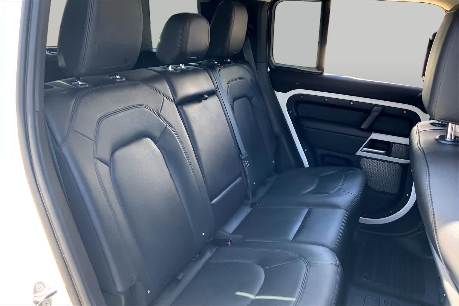 Used 2024 Fuji White Land Rover S image 19