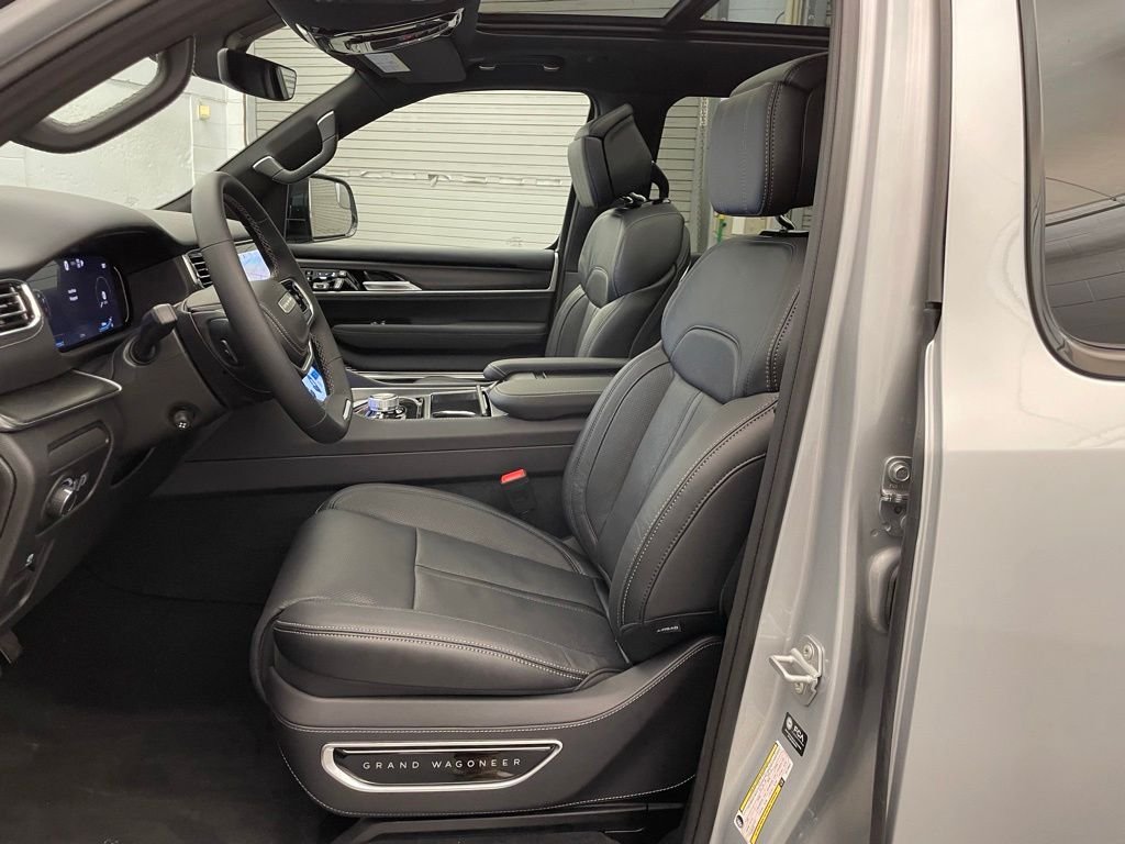 New 2026 Silver-Zynith Exterior Paint Jeep Summit Obsidian image 21