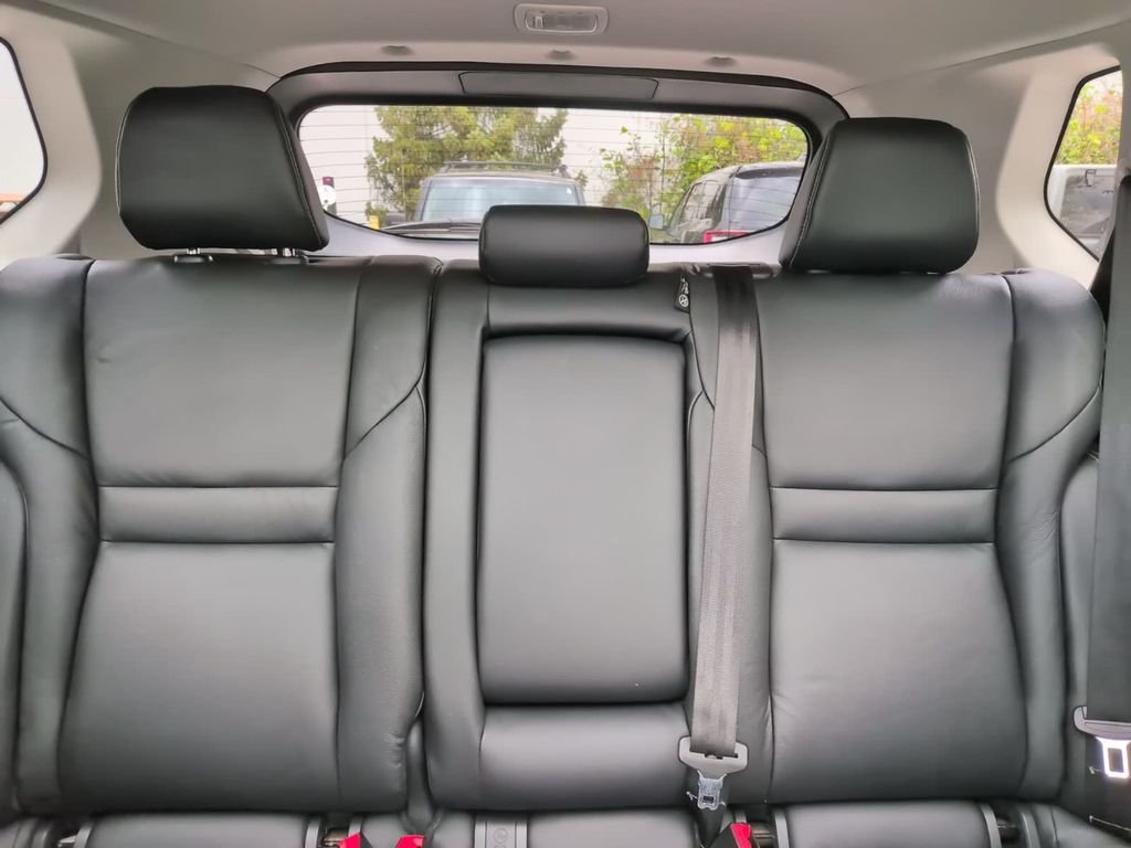 Used 2021 White Nissan SL image 27