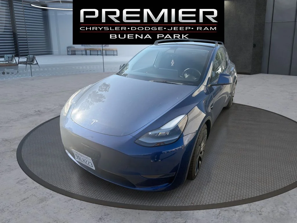2022 Tesla Model Y Performance Dual Motor All-Wheel Drive's photo