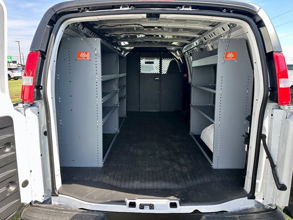 2026 GMC Savana Cargo Work Van - Photo 19