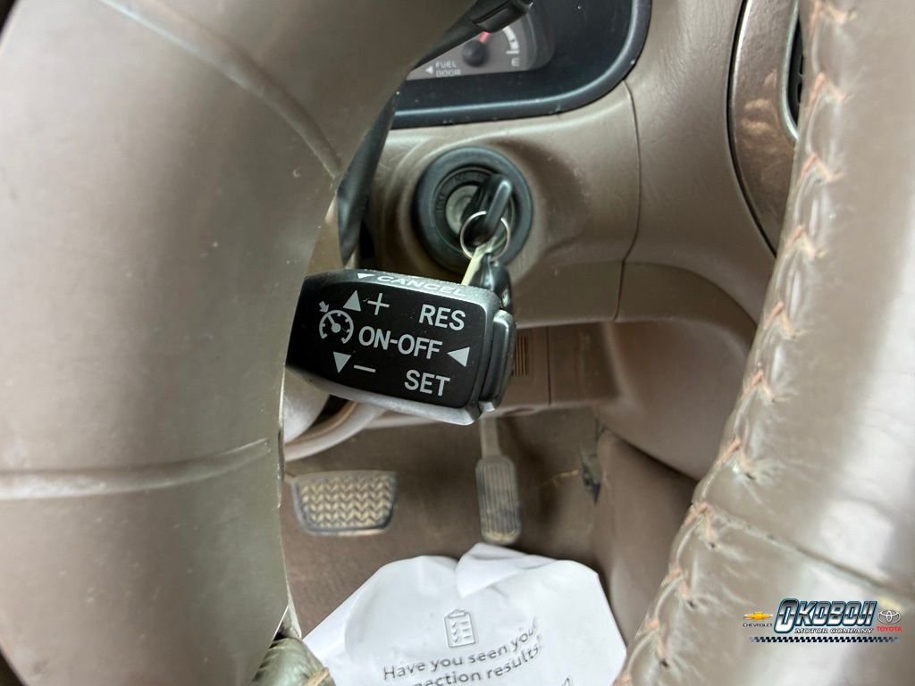Used 2004  Toyota Limited image 16