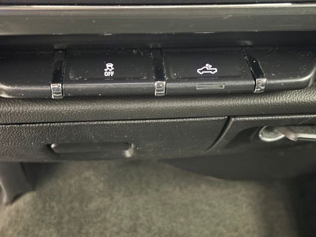 Used 2018 Silver Chevrolet LT image 26