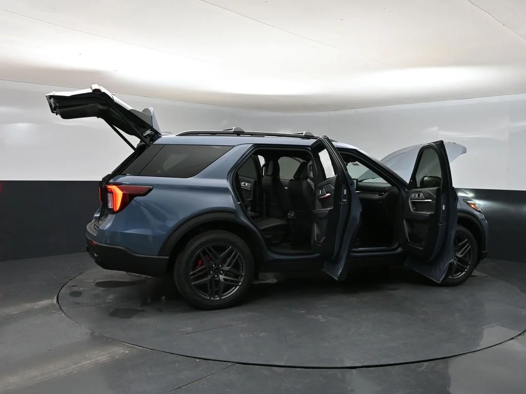 New 2026 Blue Ford ST-Line image 38