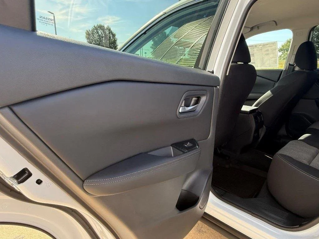 2026 Nissan Rogue SV - Photo 17