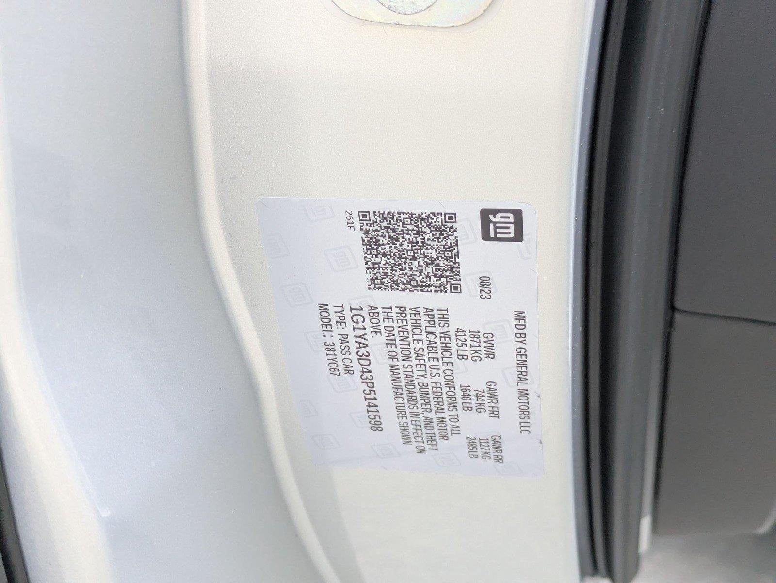 Used 2023 Arctic White Chevrolet 1LT image 30
