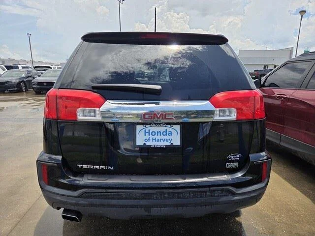 Used 2017 Ebony Twilight Metallic GMC SLE image 4