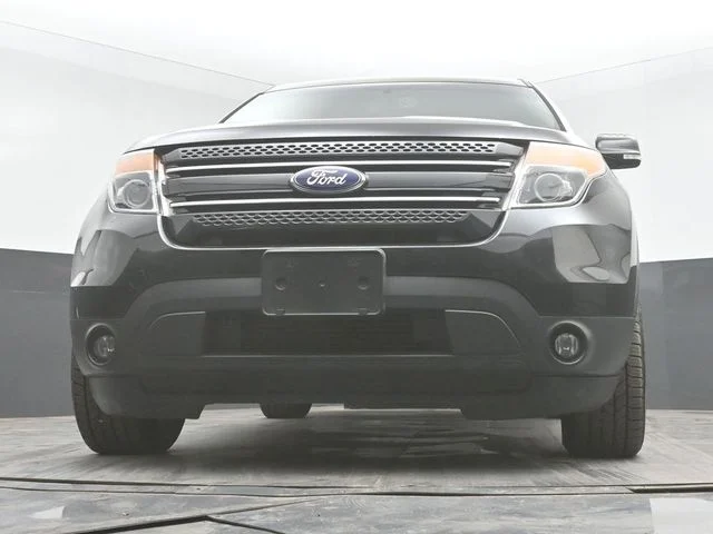 Used 2014 Black Ford Limited image 41