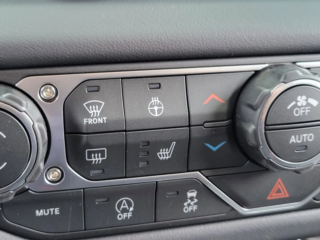 New 2026 Reign Exterior Paint Jeep Sahara image 12