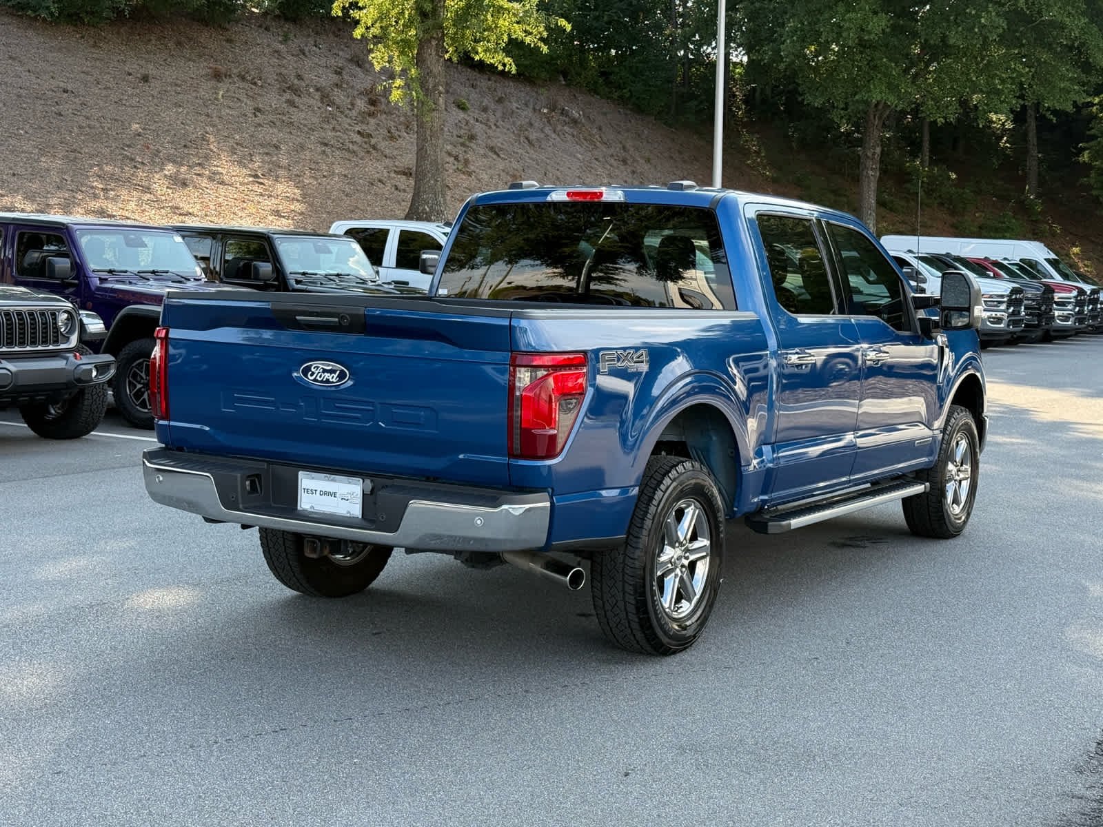 Used 2024 Atlas Blue Metallic Ford XLT image 5