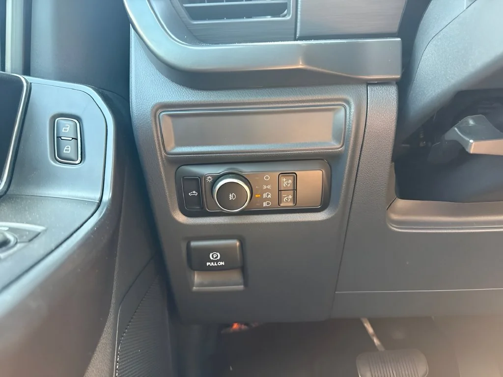 Used 2024 Gray Ford XLT image 41