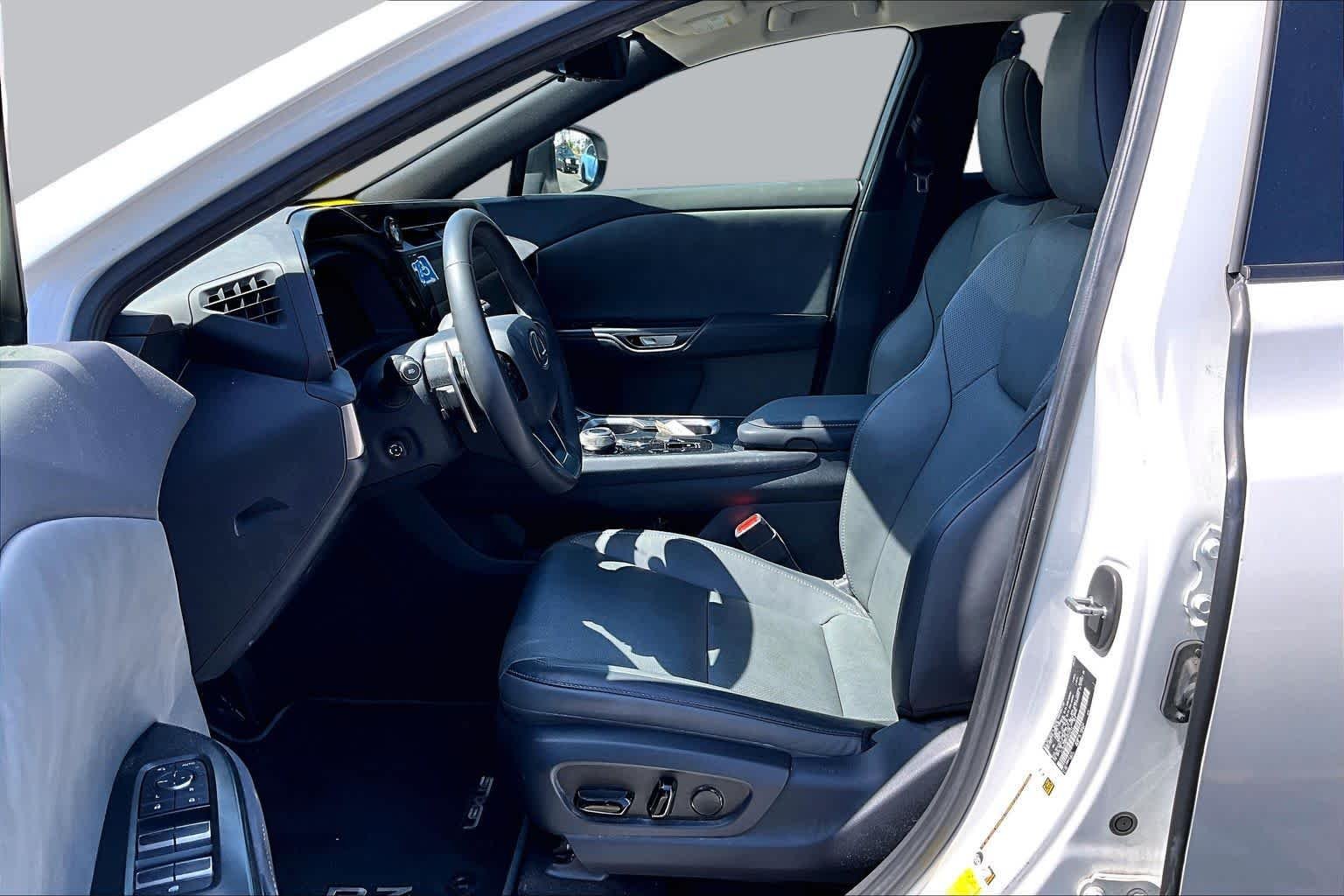 Certified Used 2023 Eminent White Pearl Lexus Premium image 8