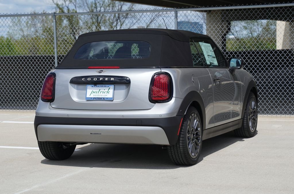 New 2026 Silver MINI Signature Plus image 4