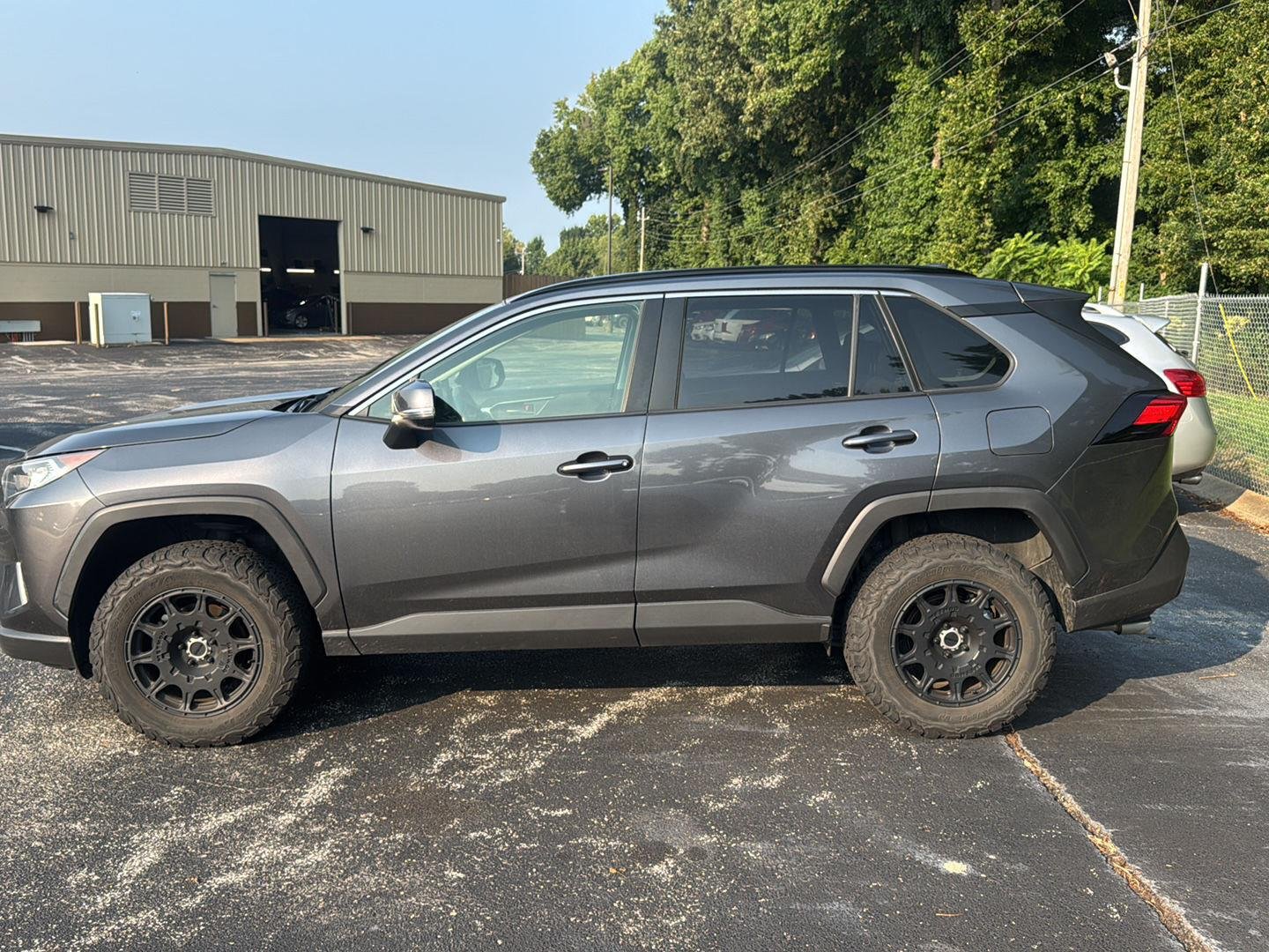 Used 2020 Magnetic Gray Metallic Toyota XLE image 6