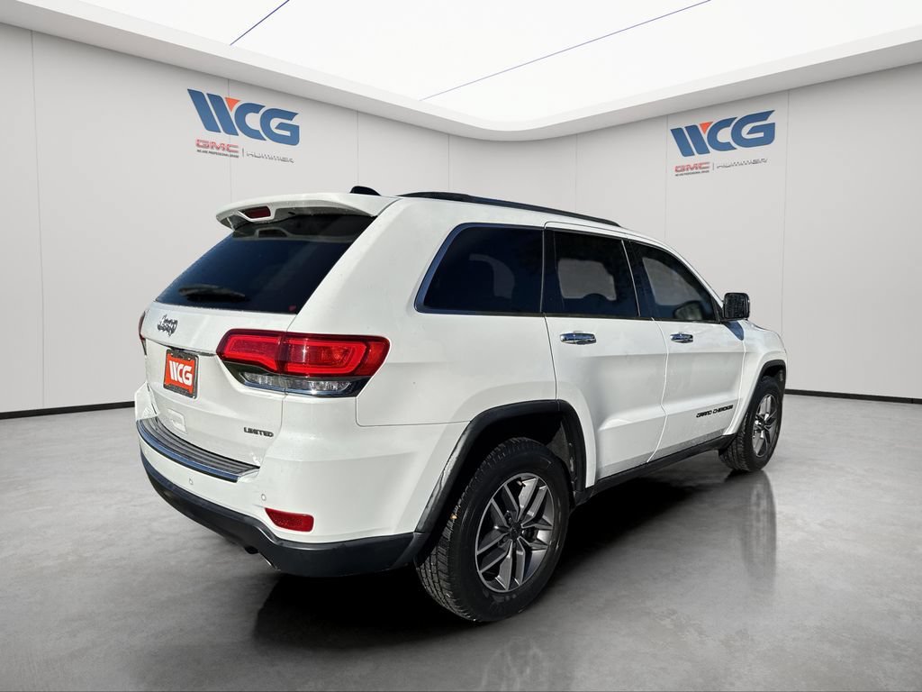 Used 2019  Jeep Limited image 3