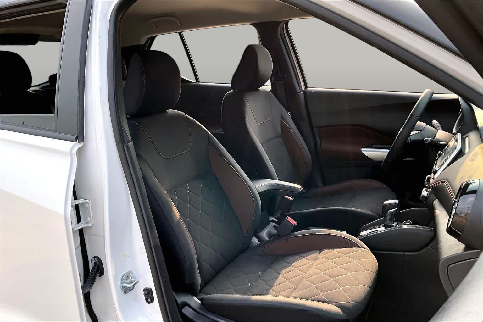 Used 2020 Aspen White/Super Black Nissan SR image 9