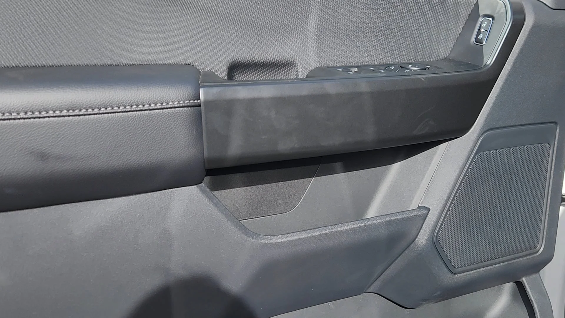 New 2026 Oxford White Ford STX image 25