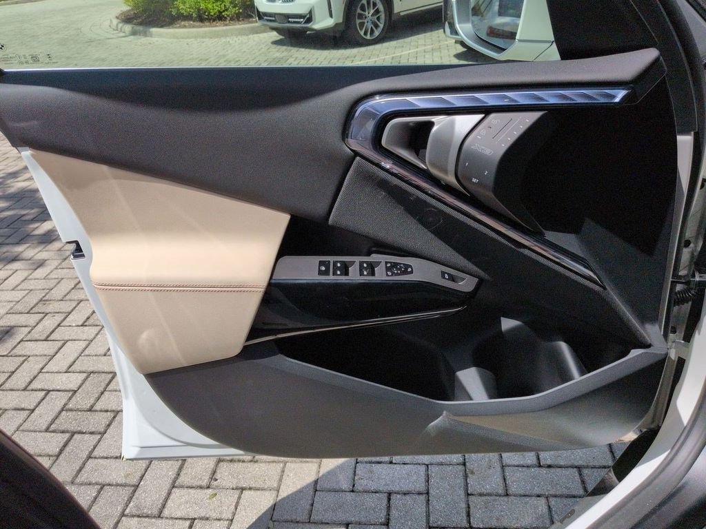 New 2026 Alpine White BMW 30 xDrive image 31