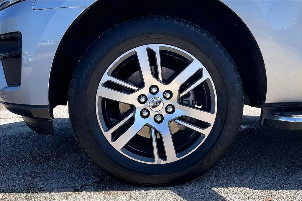 Used 2022 Silver Ford XLT image 35