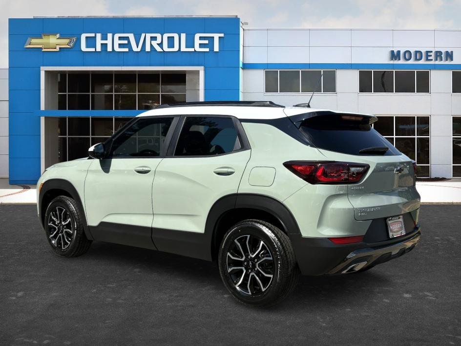 Used 2025 Cacti Green Chevrolet ACTIV image 3