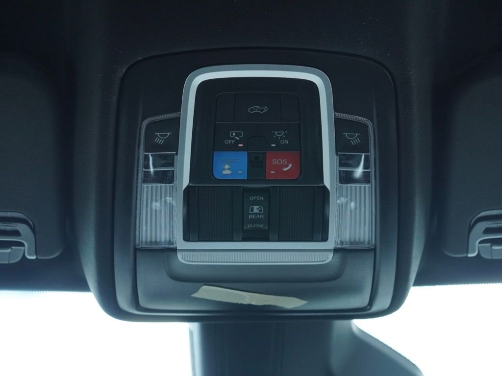 New 2026 Bright White Clear-Coat Exterior Paint RAM Big Horn Night Edition image 25