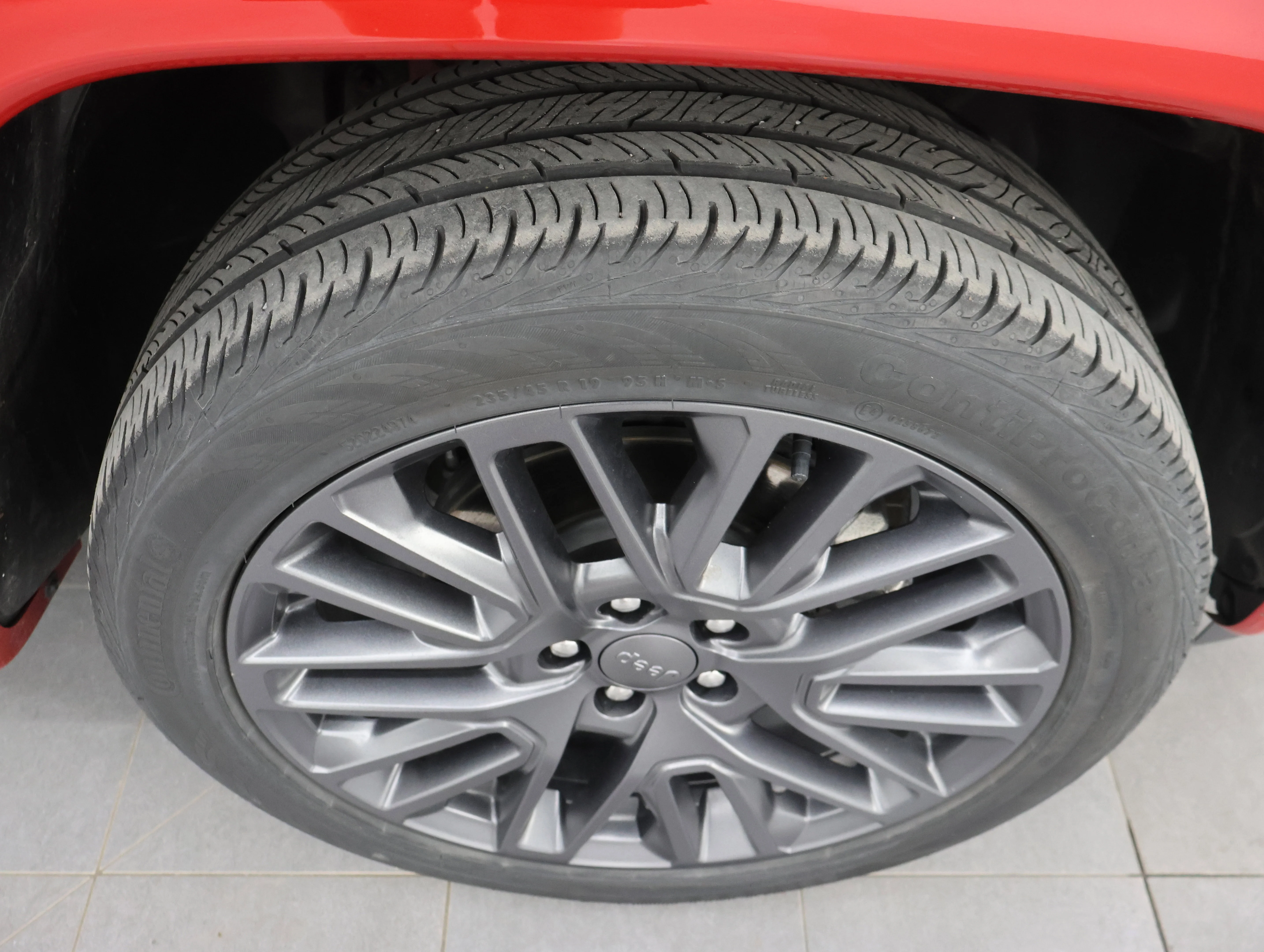 Used 2022 Redline Pearlcoat Jeep Limited image 3