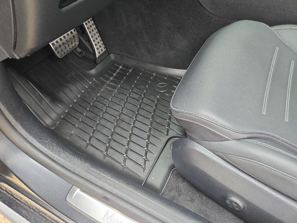 Used 2024 Gray Mercedes-Benz C 300 image 41