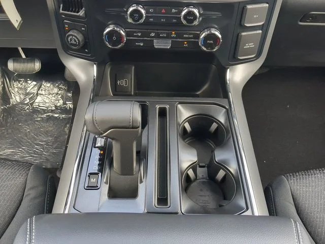 New 2026 Oxford White Ford XLT image 19