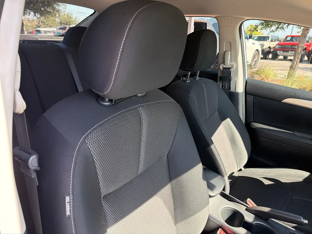 Used 2018 White Nissan S image 36